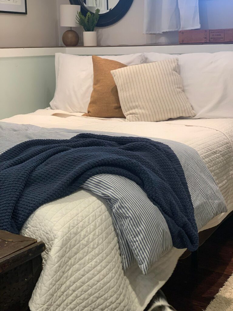 cozy minimal bedroom bed styling